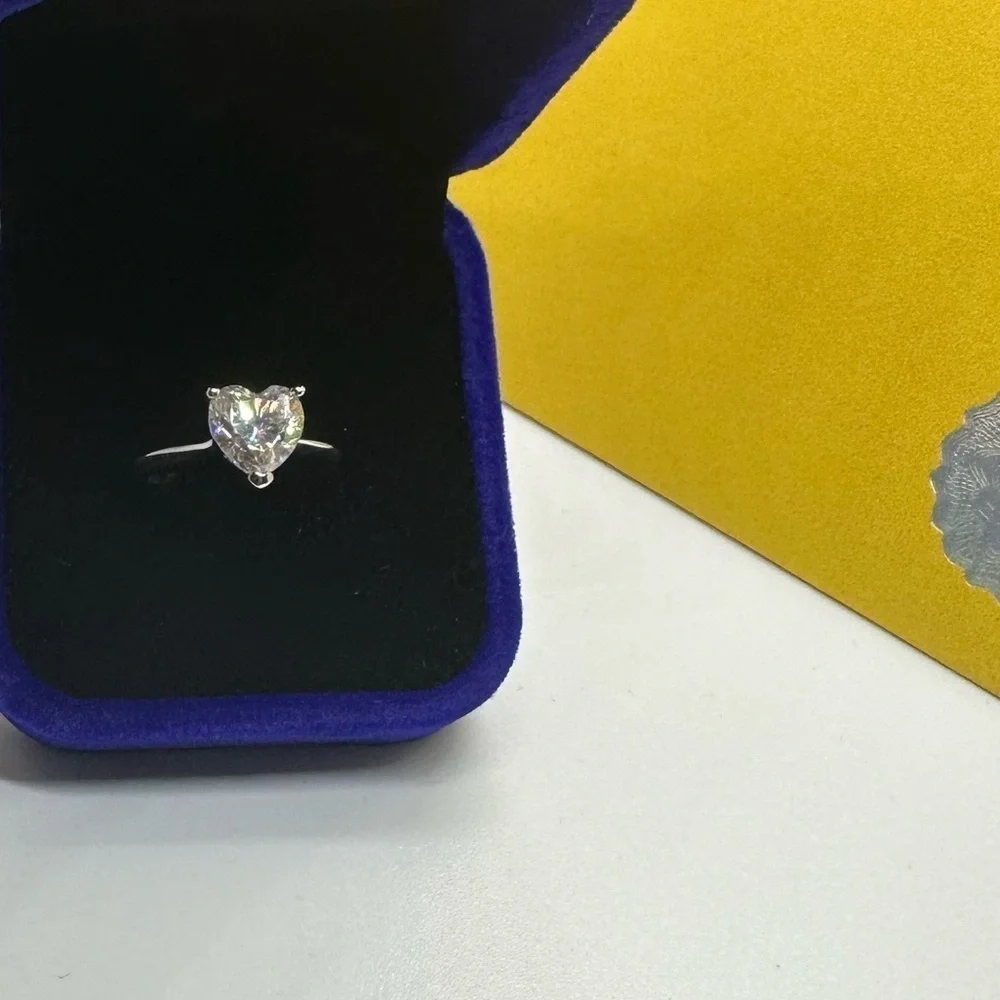 🅽🅴🆆 certified 2ct heart moissanite cruelty-free diamond ring, size 5